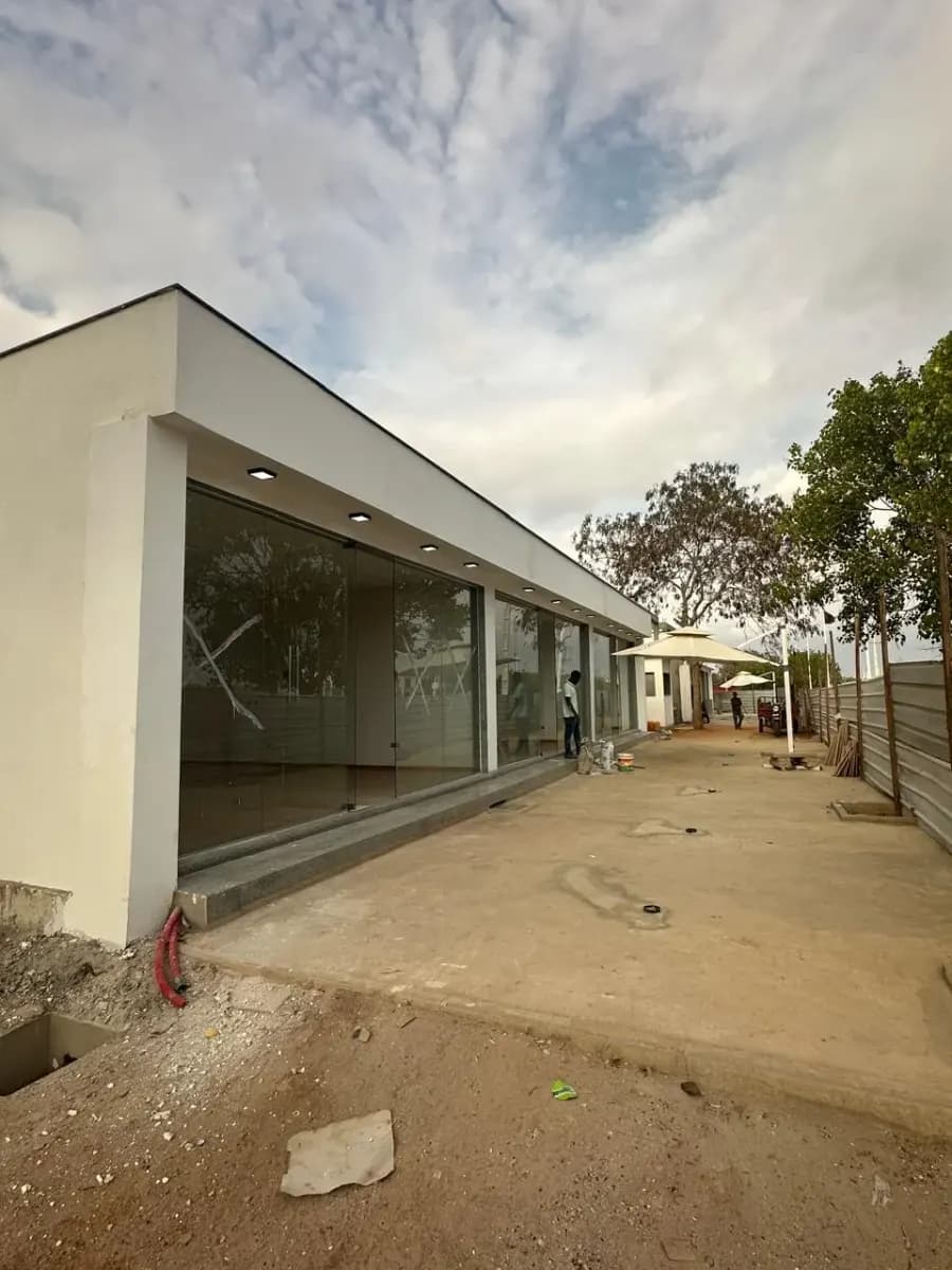 🏢 ARRENDA-SE – LOJA MÉDIA NA CENTRALIDADE DO KILAMBA